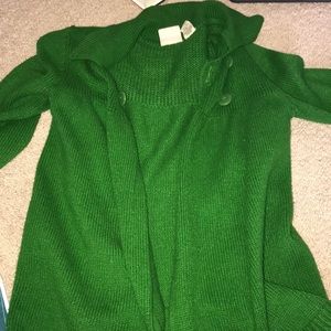 Green sweat shirt